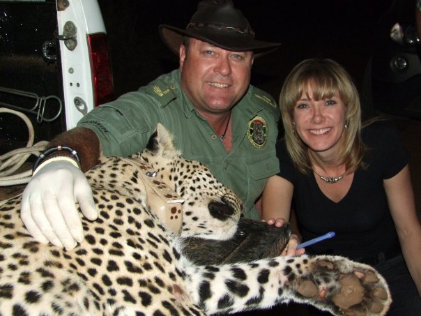 Bronwyn Stolp and game-ranger with leopard